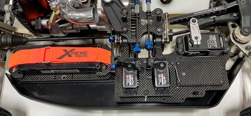 TEAM LOSI 5IVE-T CARBON FIBER DUAL STANDARD SERVO THROTTLE TRAY KIT GAS TRUCK - Picture 6 of 6