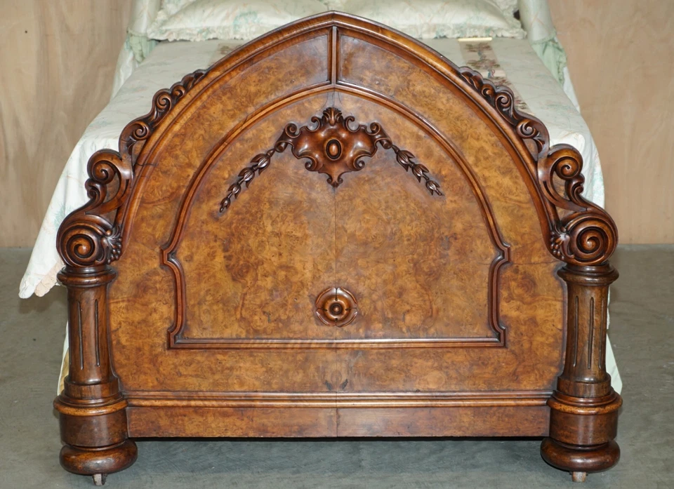 ANTIQUE VICTORIAN CIRCA 1860 HAND CARVED BURR WALNUT HALF TESTER CANOPY BED - Image 3 of 4