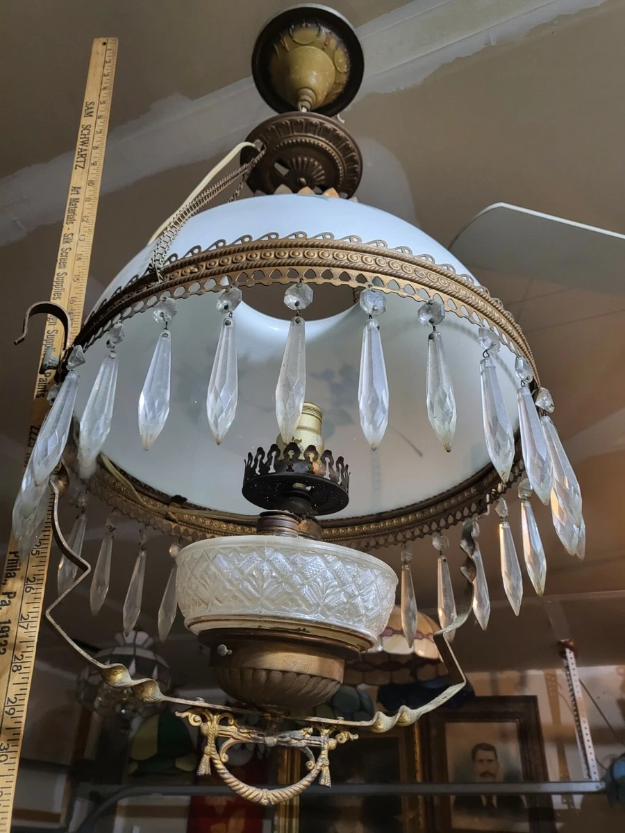 ANTIQUE VICTORIAN HANGING PARLOR OIL LAMP W Prisims 14