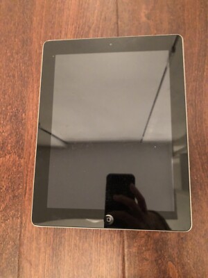 Ipad 32GB Model A1395 Silver Back- Mint Condition