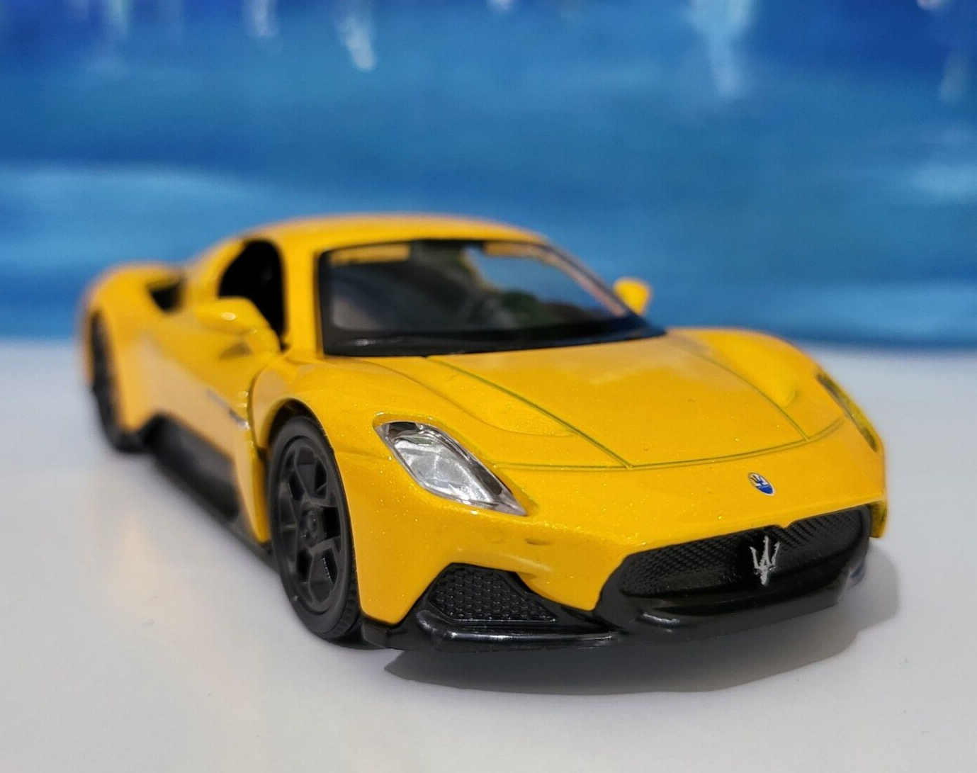 Maserati MC20 Yellow, 1/36 scale diecast car, car model metal, collectable Boxed