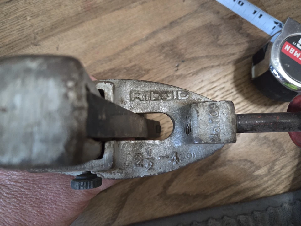 Ridgid No.109 Pipe Cutter 2-1/2" to 4" Capacity 4 Special Wheel Cutter - Image 3 of 4