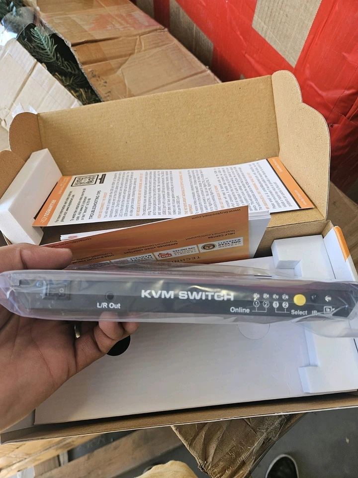 TESmart HDMI KVM Switch 2 Monitors 2 Computers 4K@60Hz, USB 2.0, Dual Monitor - Image 2 of 4