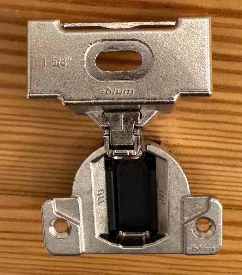 Dobradiça Blum COMPACT 110° 30.310-11.02 com 1 5/8" OL #130-01.218 placa base níquel - Imagem 3 de 4