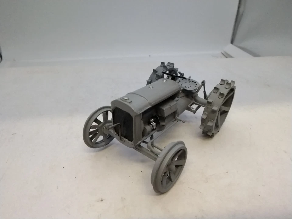 Trattore agricolo Fordson vintage modelli Browns ottime condizioni ruote spud - Immagine 2 di 4