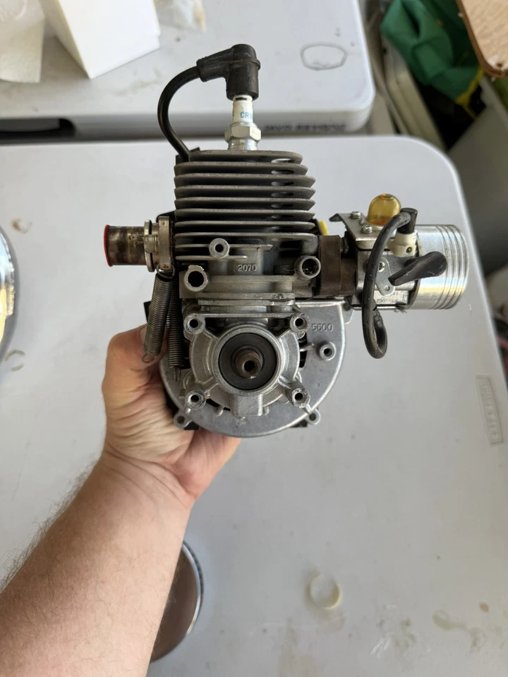 Motor de radiocontrol GoPed Modded 23cc con tubo Zenoah G230RC3 Walbro Carb Engine Trix Foto 2 de 4