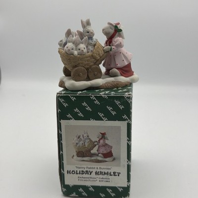 Fitz & Floyd 1993 Holiday Hamlet  Nanny Rabbit & Bunnies  Ceramic Figurine