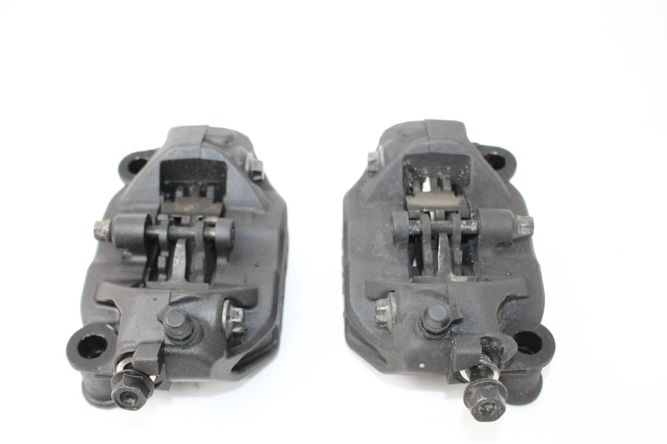 Juego de pinzas de freno delanteras Honda CBR500R 19-23 Foto 3 de 4