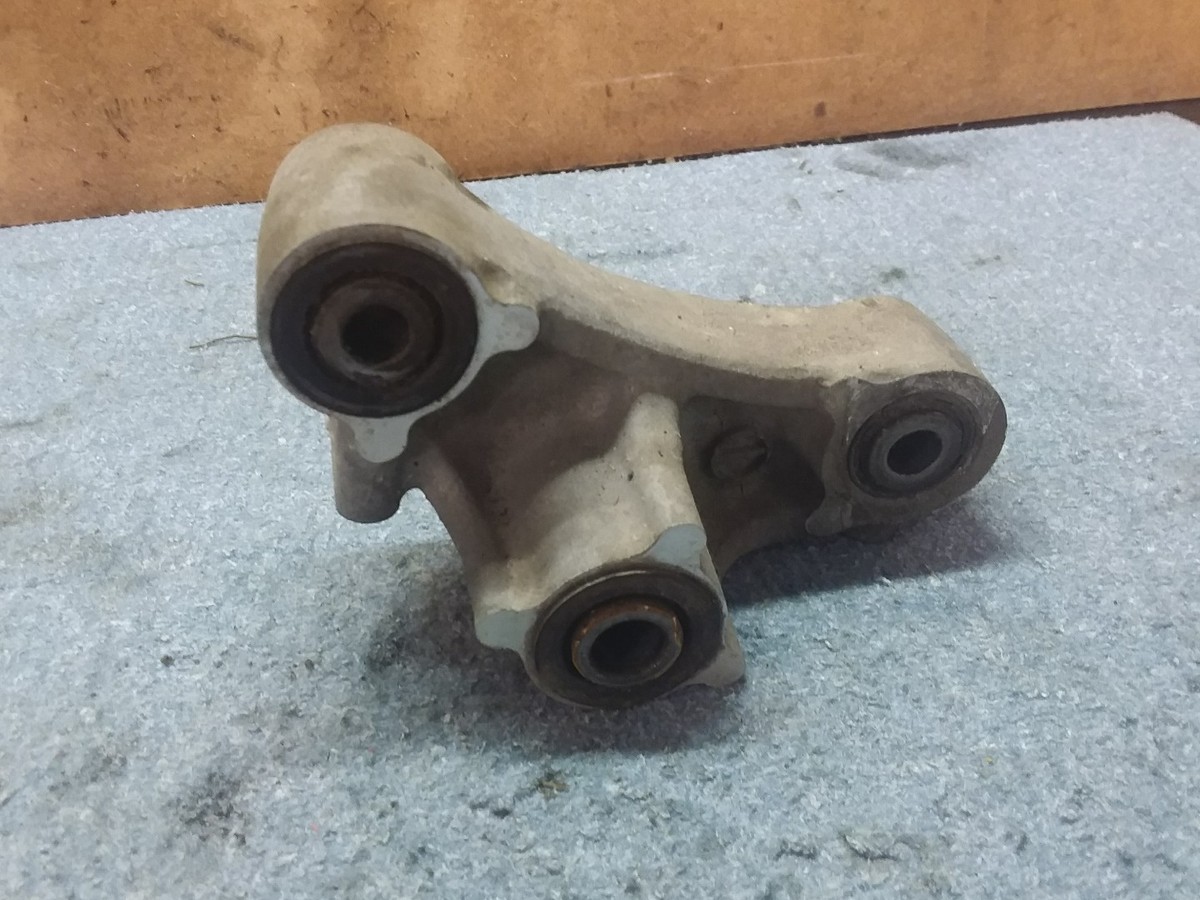 2012 12 KAWASAKI ZX6R Rear shock dog bone OEM 09-12 dogbone
