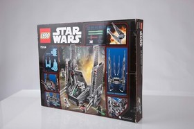 LEGO Star Wars: Kylo Ren's Command Shuttle (75104)