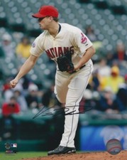 AUTOGRAPHED 8X10 VINNIE PESTANO  Cleveland Indians Photo W/COA