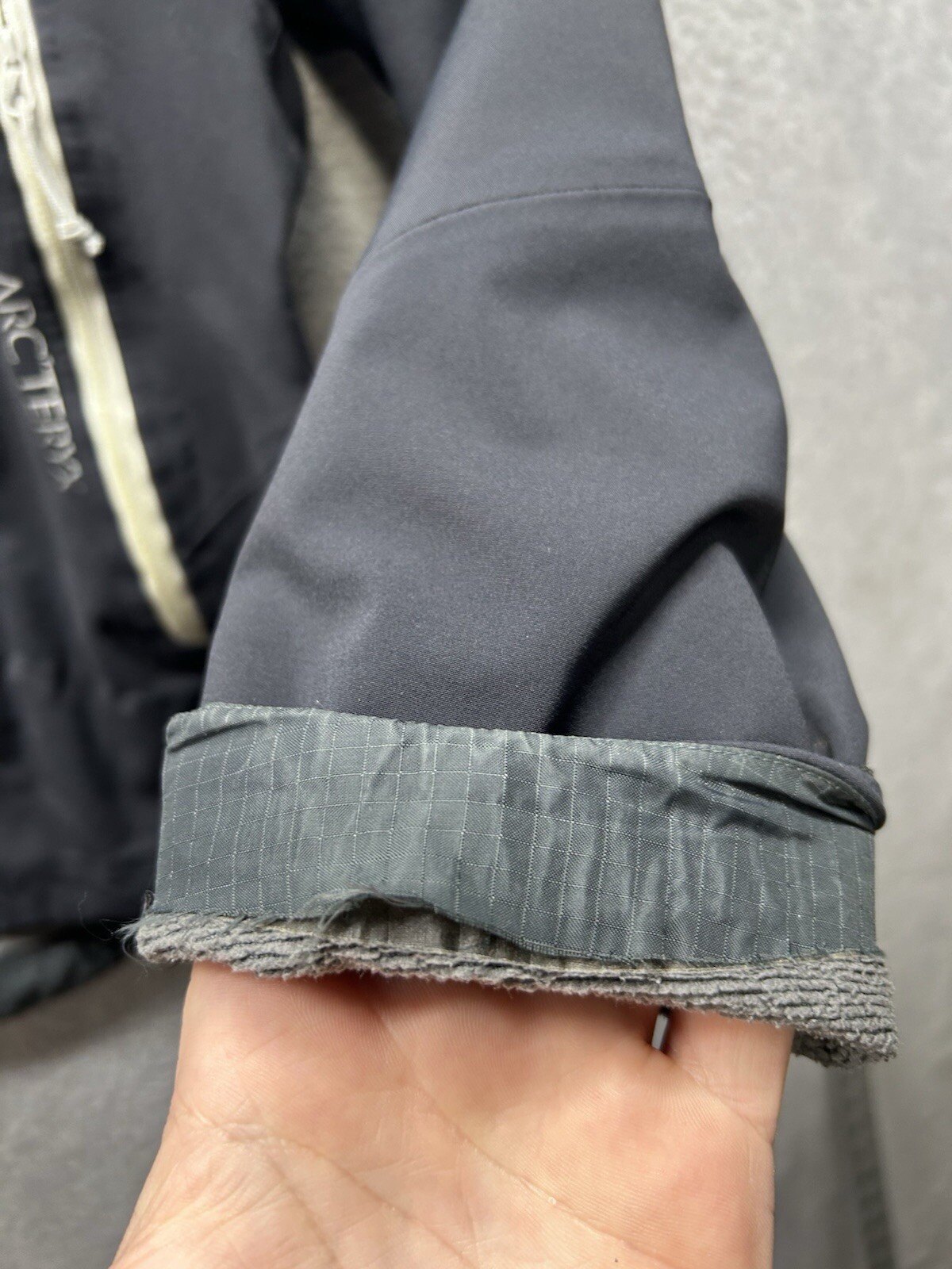 Arc'teryx Lightweight Softshell Jacket Windstoppe… - image 16