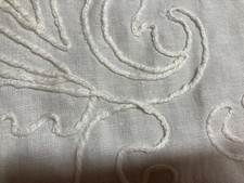 MATELASSE BLANCHE SUR BLANCHE 104" LARGE PAR 108" LONG