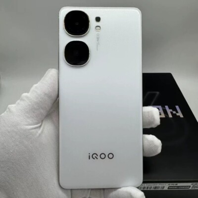 vivo iQOO Neo9S Pro+ 5G 6.78'' 50MP LTPO AMOLED 144Hz Snapdragon 8 Smartphone