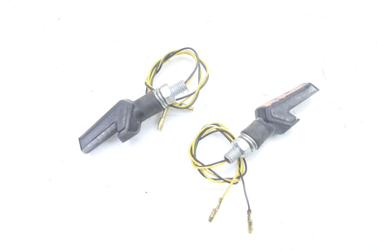 REAR TURN SIGNAL - YAMAHA FZS FAZER 600 (2001 - 2003)