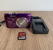 Nikon Coolpix S2800 20.1MP Digital Compact Camera 5x Optical Zoom Purple Kit