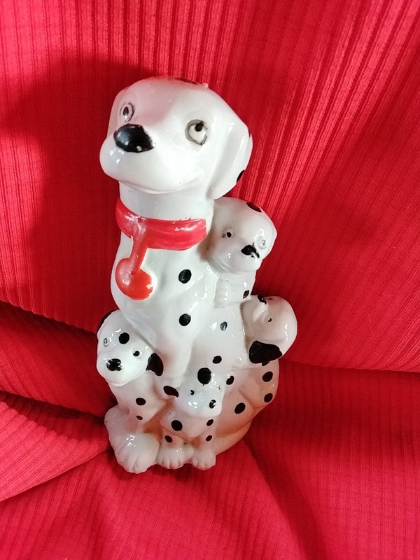 Dalmatian Dog And Her Puppies Ceramic Porcelain Figurine 7.5” Tall