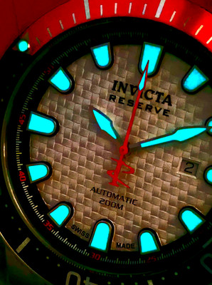 INVICTA RESERVE SCUBA WHITE CARBON FIBER SWISS MD ETA 2824-2 10/10 SPECTACULAR!!