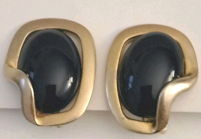  P&M Paris France Vintage Clip Earrings Gold Tone Onyx Black Cabachon 