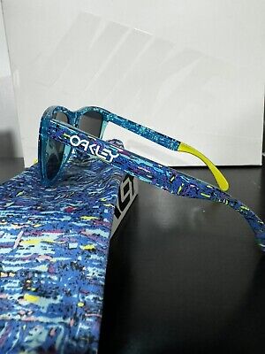 Staple Oakley Liberty Frogskin Ice Iridium Clear Blue Multi Staple Oakley Liberty Frogskin Ice Iridium Clear Blue Multi