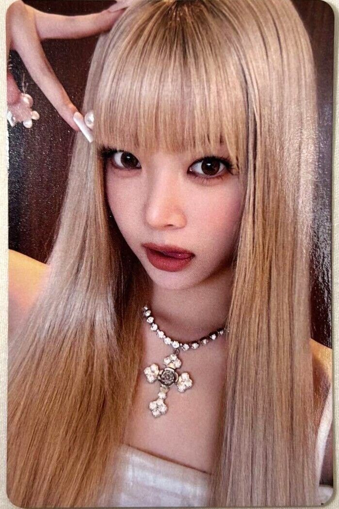 LE SSERAFIM HOT JAPAN HMV Shop Lucky Draw Official Photocard LE SSERAFIM HOT JAPAN HMV Shop Lucky Draw Official Photocard