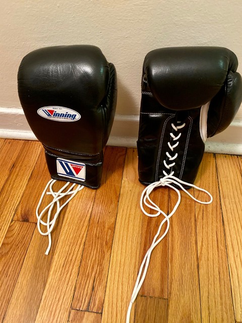 winning boxing gloves 16oz black