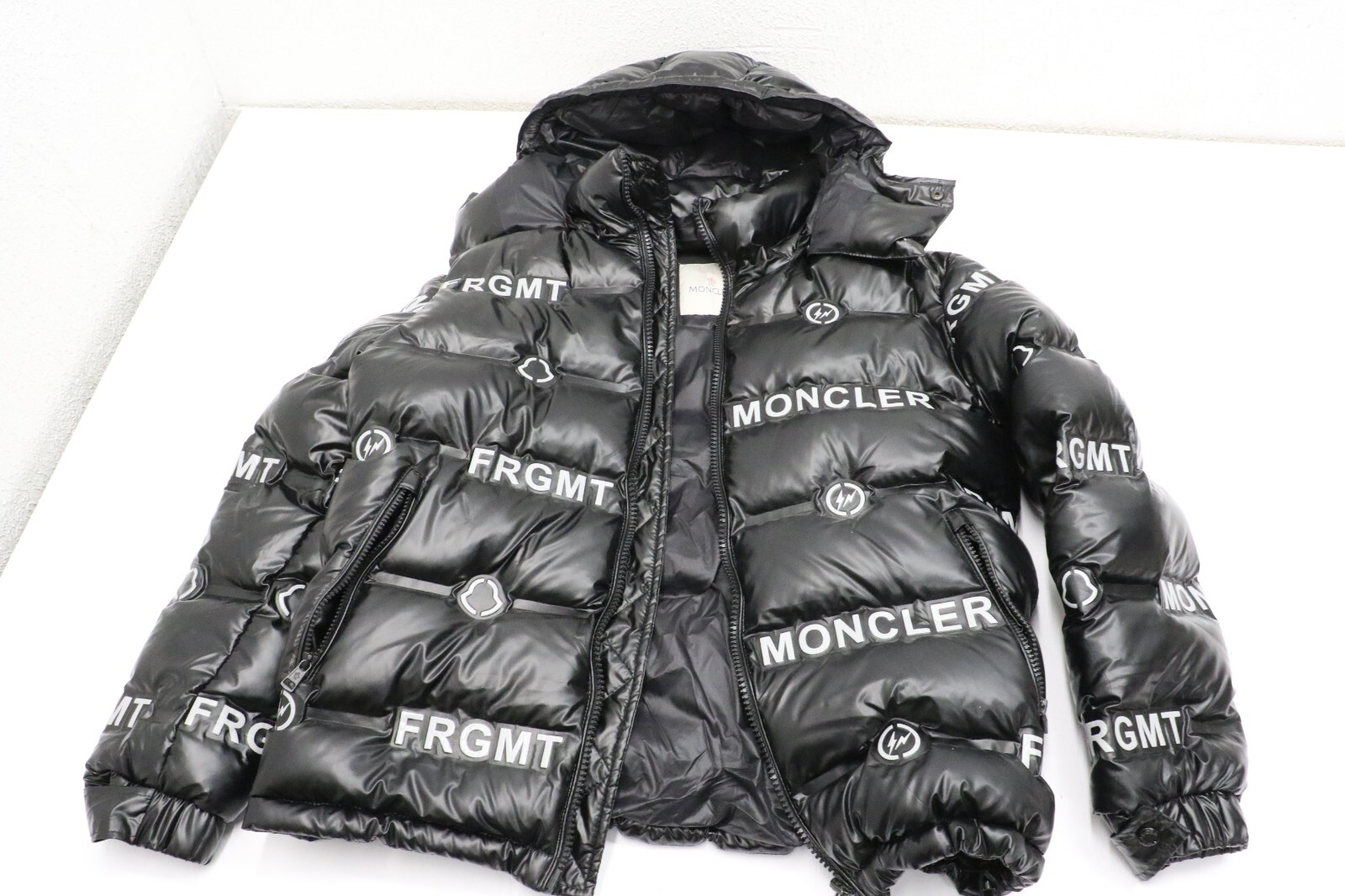 Moncler X Fragment Hiroshi Fujawara Allover Print Down Jacket Mens Size 3 image 2