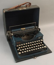 Antique 1928 Royal Typewriter Co. Blue Portable Typewriter w/ Original Case, NR