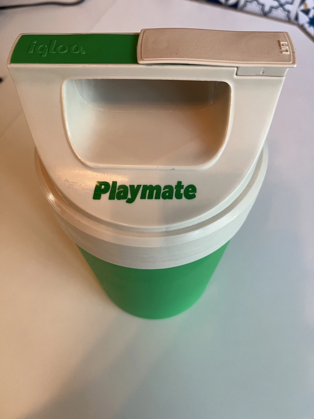 New Newport Cigarette Igloo Playmate Beverage Cooler Jug Half Gallon Green