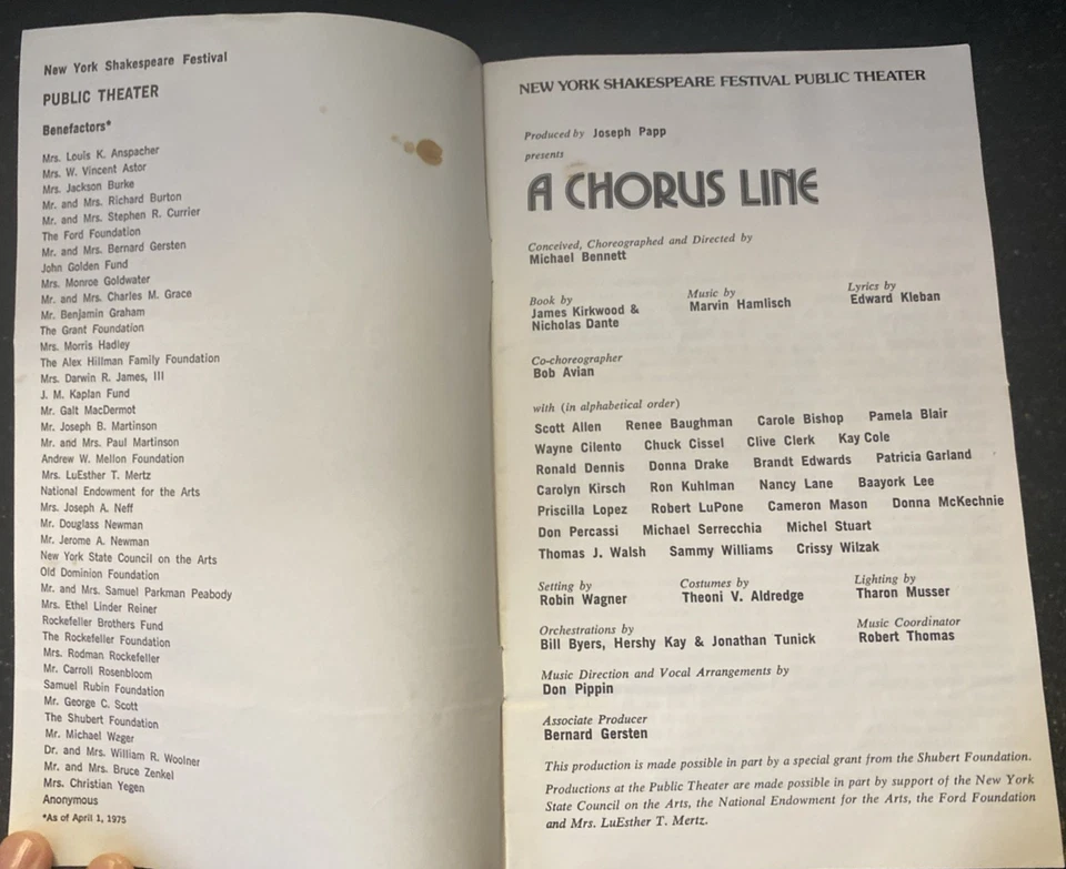 Donna McKechnie A CHORUS LINE Michael Bennett Public Off-Broadway Program 1975 - Imagem 4 de 4