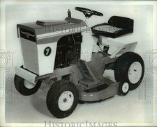 Press Photo Toro's Lawn Tractor Line 7 hp Compact - nee08638