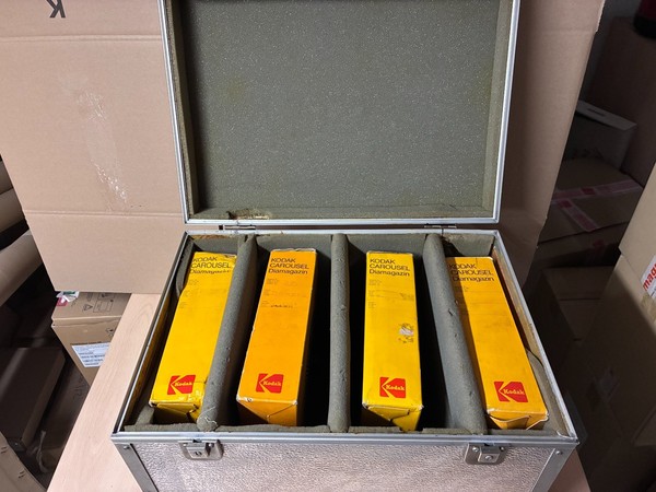 Kodak Carousel Slide Trays x4 + Transport Case – 35mm 80 Slides Vintage Germany