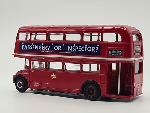 EFE AEC Routemaster Bus Route 11 - Victoria 1:76 Red London Transport 15623 MIB - Picture 4 of 24