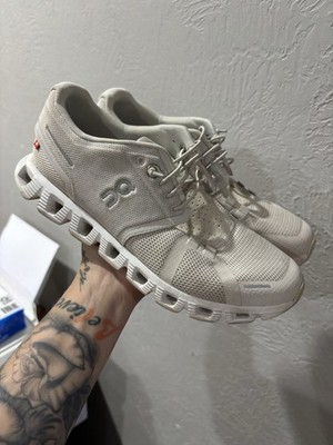 On Cloud Womens Cloud 5 White Running Workout Shoes Size 7 Mesh Low Top Swiss