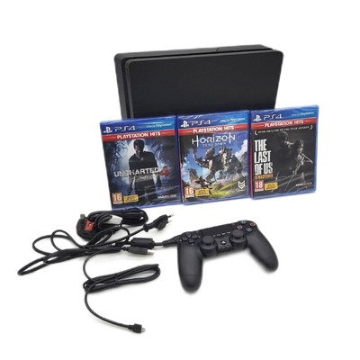 Playstation 4 500GB und 3 Spiele Hits Bundle PS4 Playstation Konsolen