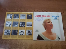 EXCELLENT  AUTOGRAPHED 1950s Peggy Lee – Jump For Joy 979 LP33