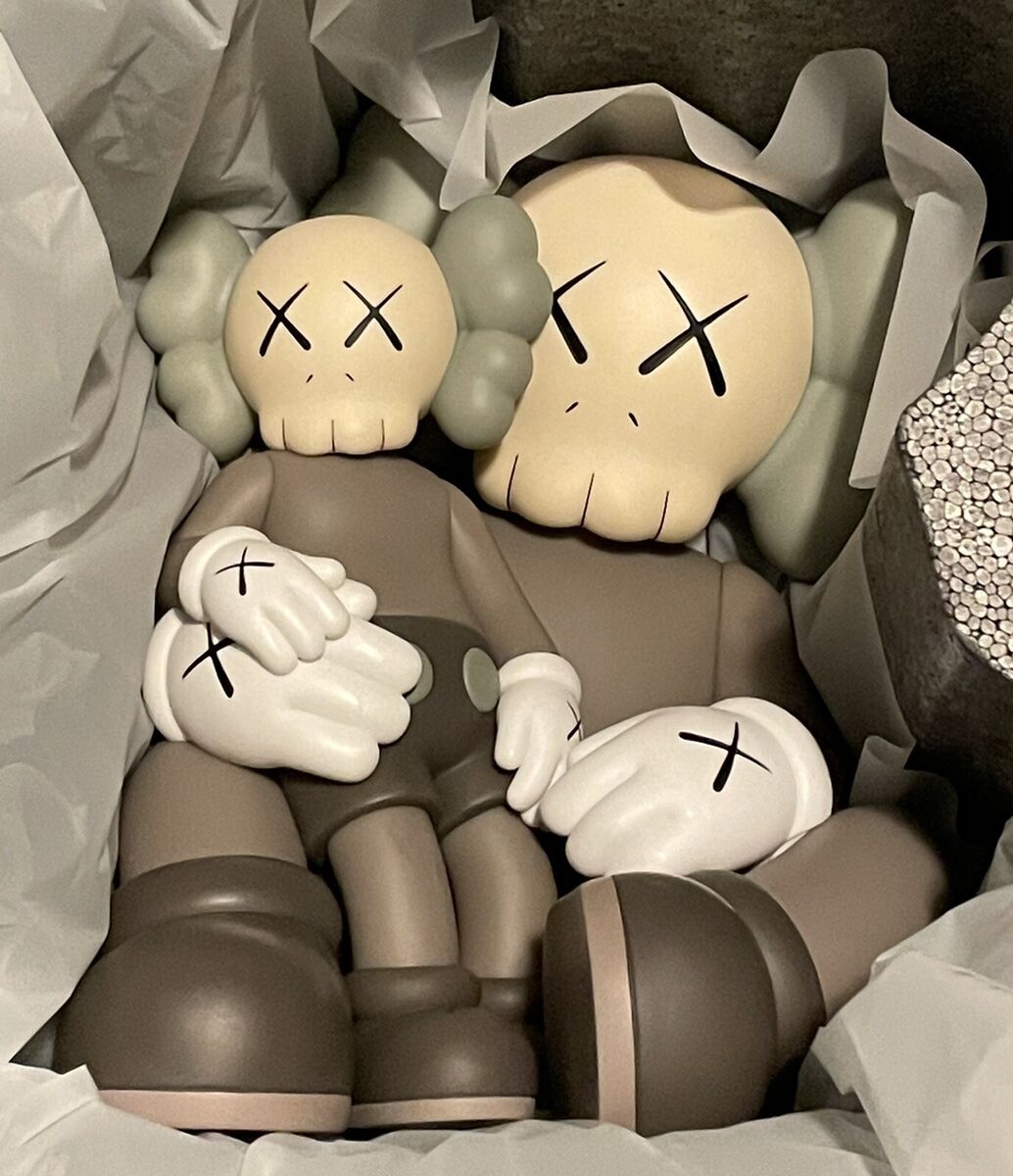 KAWS Holiday Changbai Mountain Vinyl Figure•Brown•New With