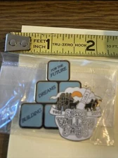 Vintage Pin Simi Valley Days 2001, Building-dreams-For the Future