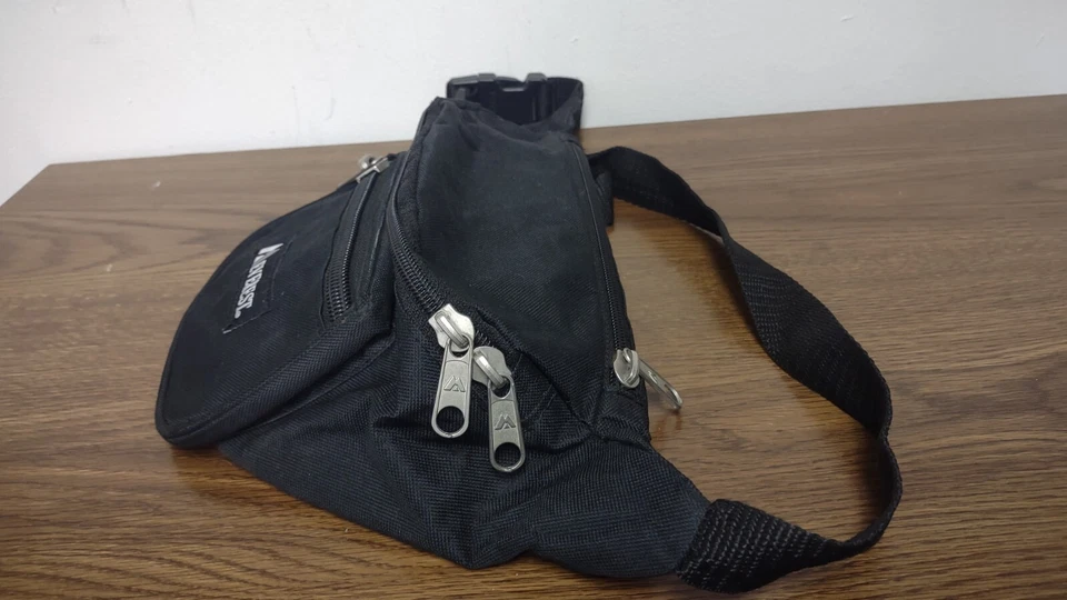 Bolsa de cintura Everest Signature - Preta - Pequena - 10" de largura - Imagem 2 de 4