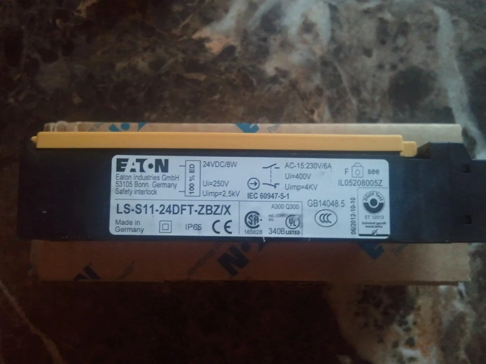 MOELLER LS-S11-24DFT-ZBZ/X SAFETY INTERLOCK **NEW IN BOX** MADE IN GERMANY - Image 2 of 2