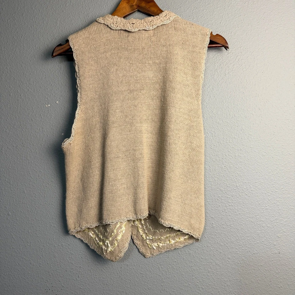Vintage Heirloom Collectibles Embroidered Floral Knit Vest Grannycore L Beige - Image 4 of 4