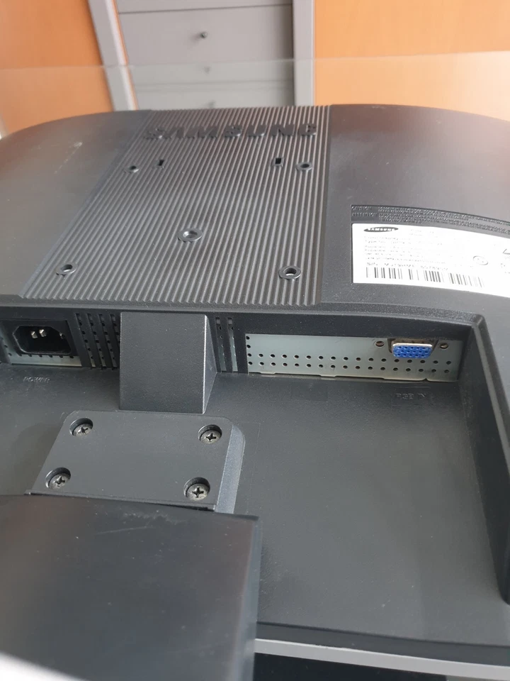 MONITEUR SAMSUNG SYNCMASTER 920N  19"  - Photo 2/2