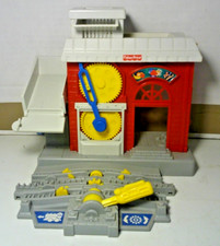 Lot 6 Fisher Price Geotrax Train Station Loading Dock Working Gears