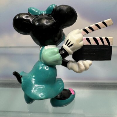 ミッキー、ミニー ミッキー ミニー ペア 誕生日 ぬいぐるみバッジ2018 2013 ぬいば
