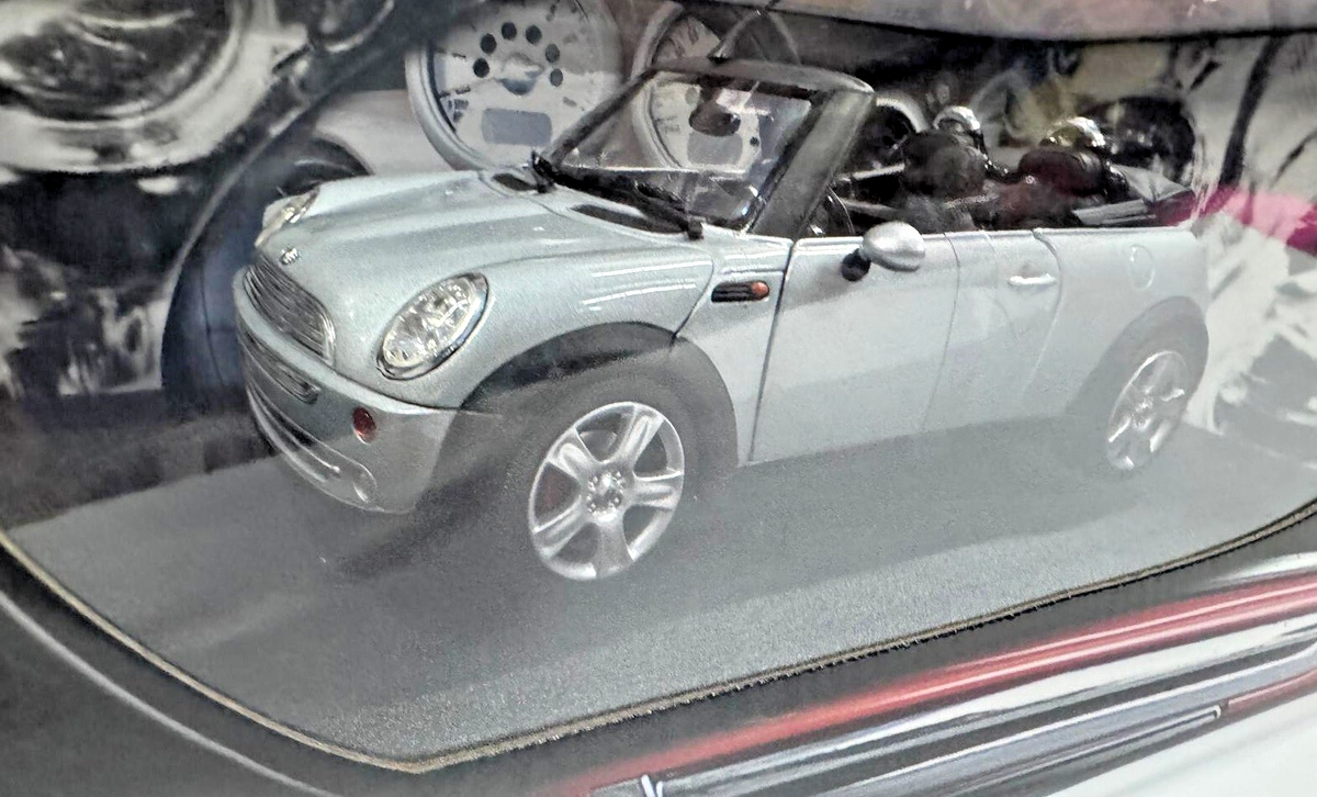 MINI COOPER CABRIO 1:18 DIECAST MODEL BY HOT WHEELS – COLLECTIBLE