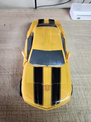 2006 Hasbro Transformers Ultimate Bumblebee Camaro 14'' Talking Autobot Used
