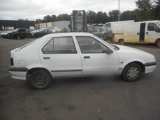 Retroviseur gauche (ou coque) Renault R19