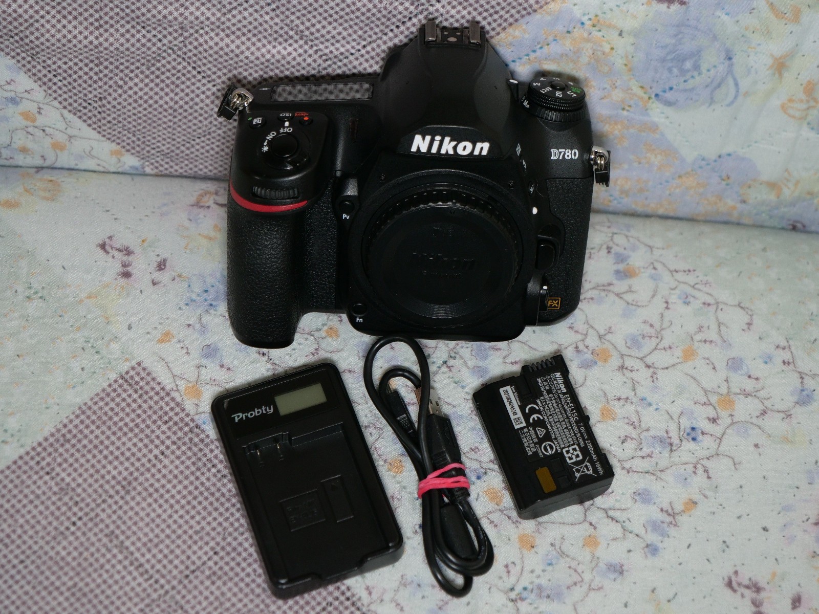 NIKON D780