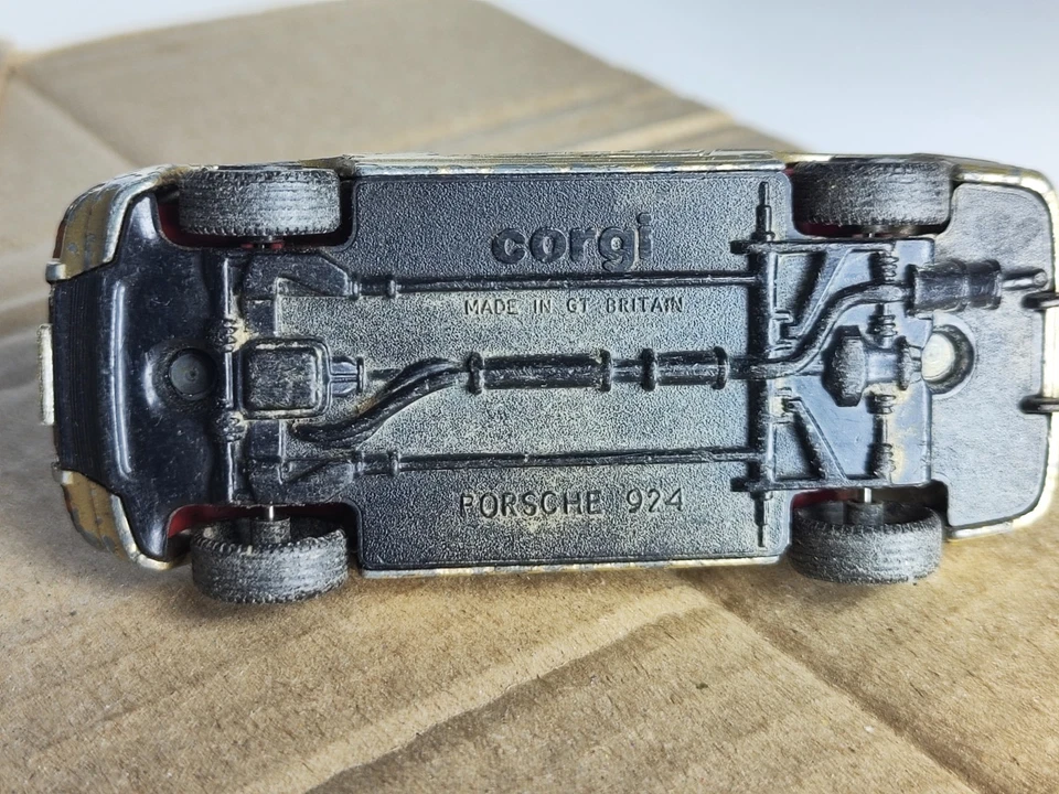 Vintage Retro Car Porshe 924, Corgi, England, Small Model Car  - Image 4 of 4
