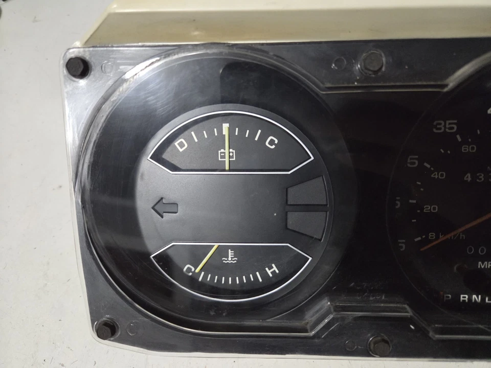 1981-1989 Dodge Ram D100 D150 D250 W150 W250 RamCharger приборная панель - Изображение 4 из 4